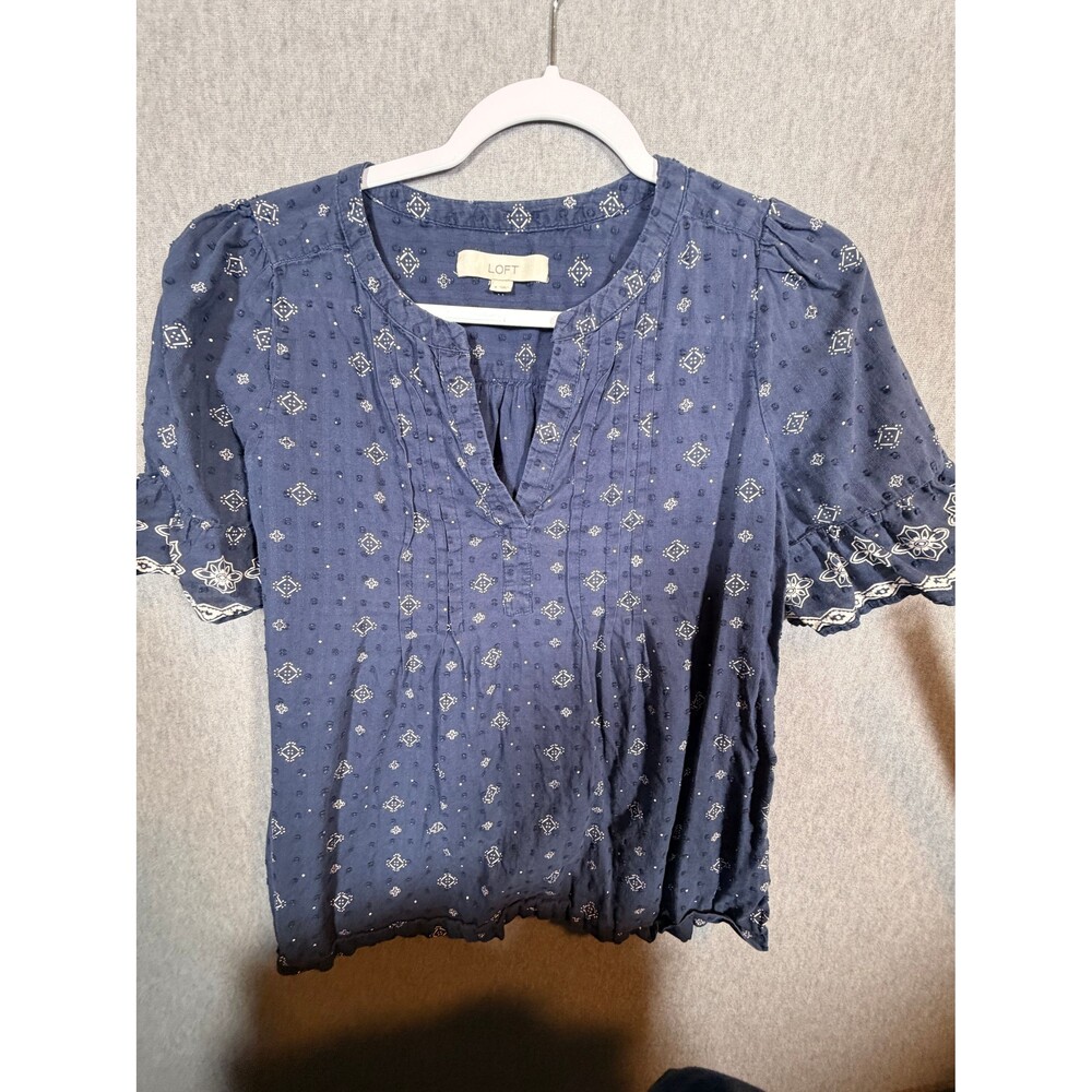 LOFT Women's Blue Embroidered Pintuck V-Neck Blouse Top Size S Small Ruffle - Picture 1 of 4